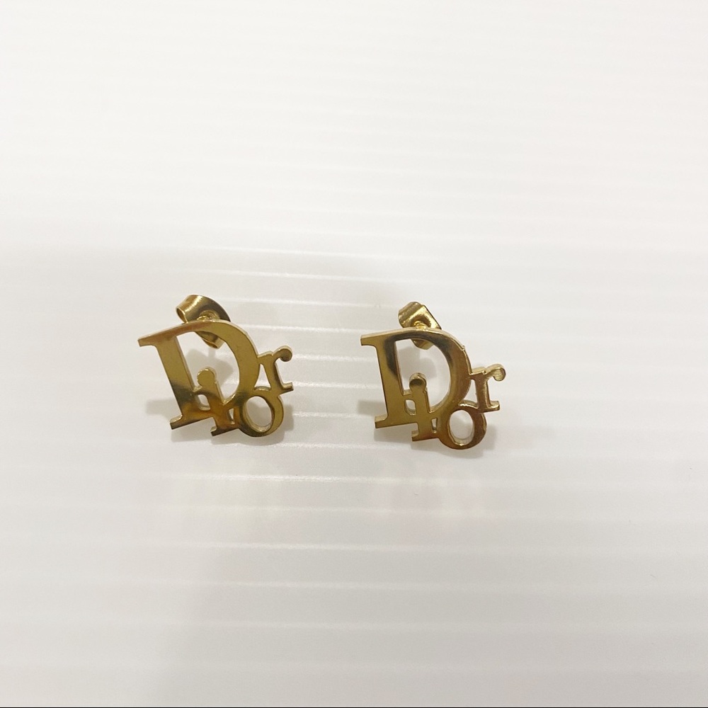 Beautiful Gold Stud Dupe Earrings New